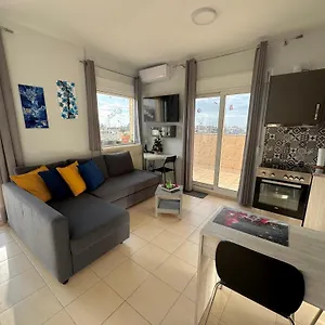 horizon-downtown-penthouse-w-massive-terrace.hotels-of-thessaloniki.com/